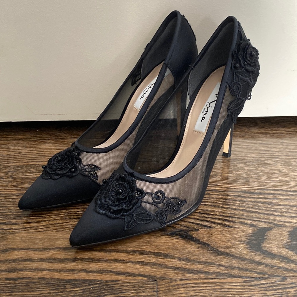 Nina Donela Pumps